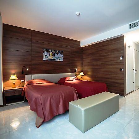 Family Center Hotel Polla Εξωτερικό φωτογραφία