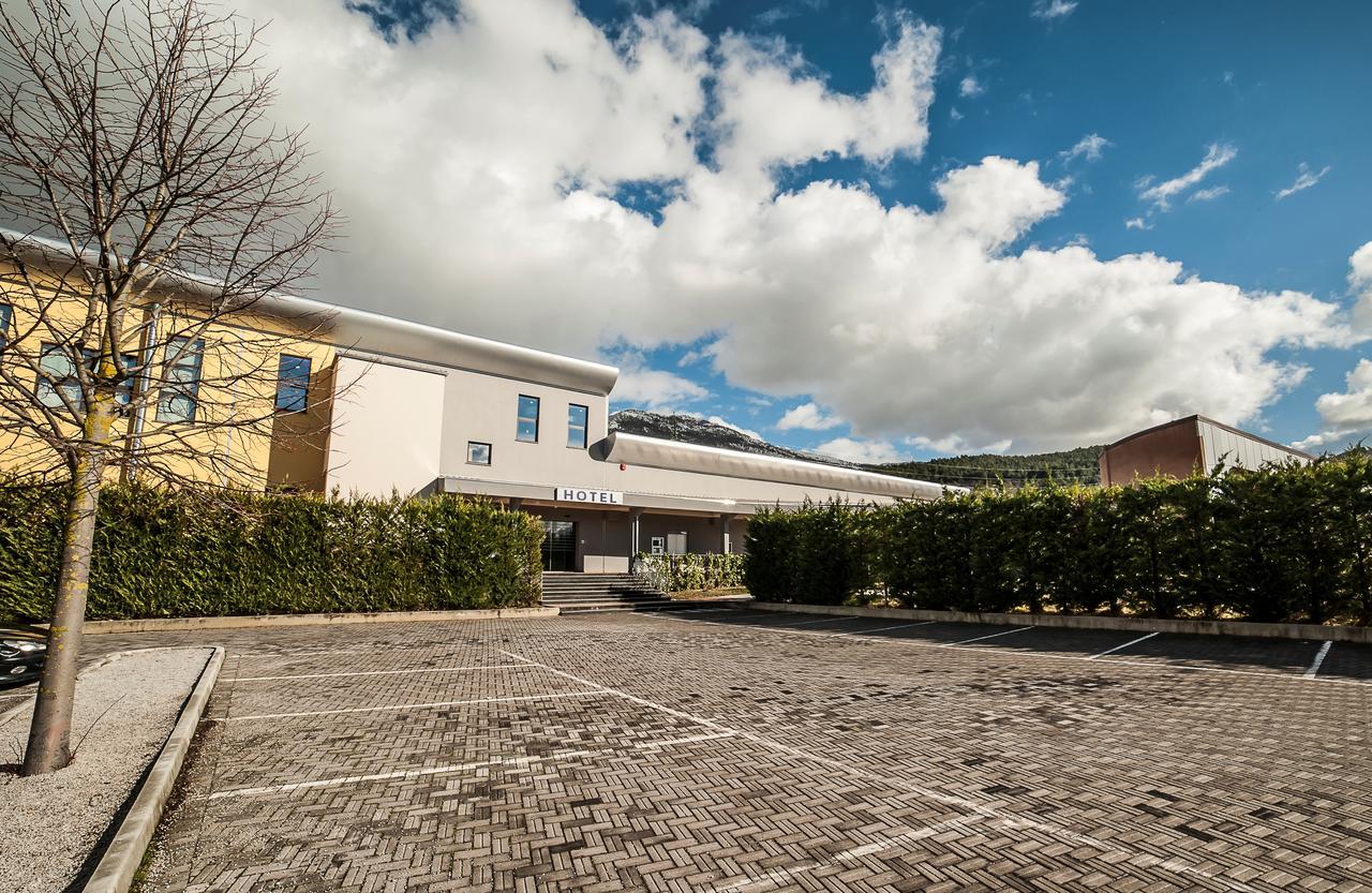 Family Center Hotel Polla Εξωτερικό φωτογραφία