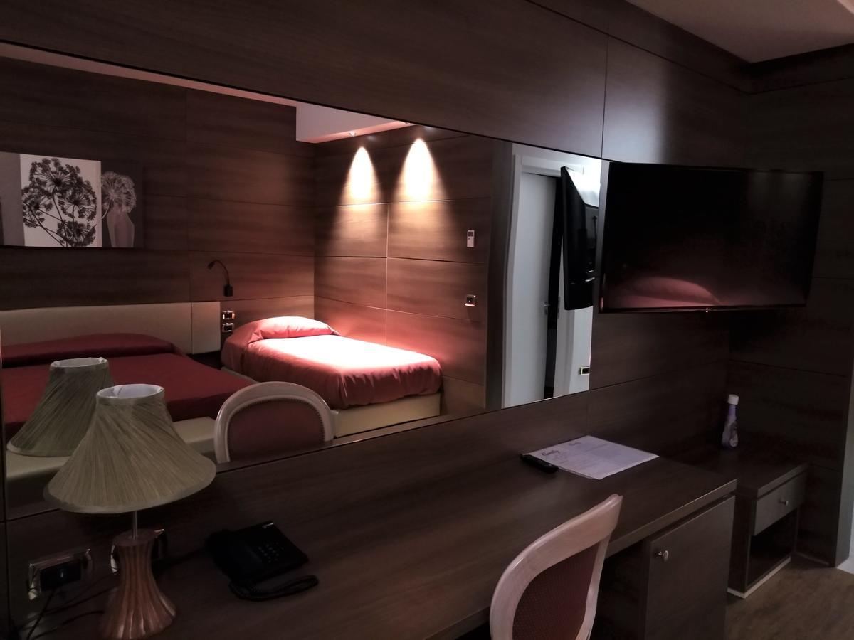 Family Center Hotel Polla Εξωτερικό φωτογραφία